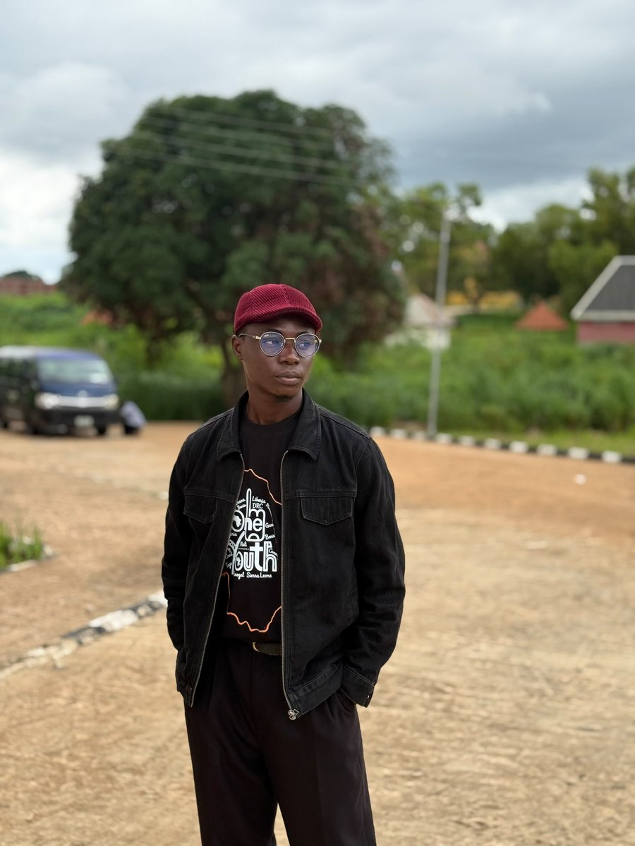 MrEmbellish's tweet photo. Am about to be congratulated 💯
Nothing is holding it back 🙅🏾 https://t.co/JIwVZSg4Lx