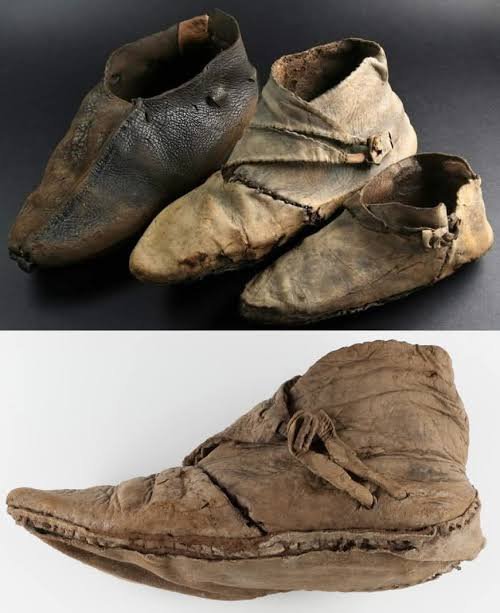AlmanacAntiques's tweet photo. #Viking #showmakers produced their #shoes inside out to prevent the #stitching on the #seams from being worn by water and wear. Learn more at https://t.co/yRzyKVRAUA https://t.co/UZ4k0fCkuk