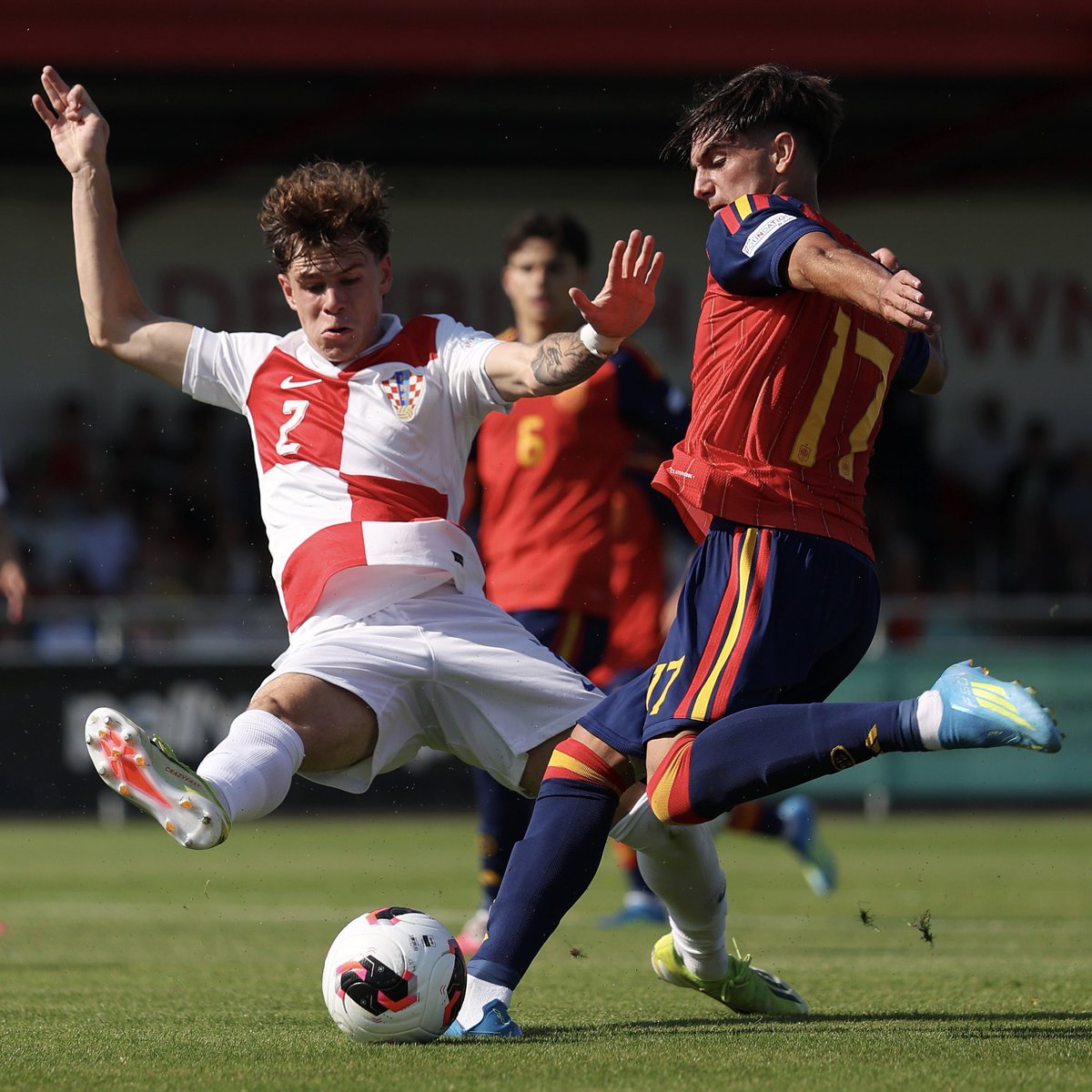 RBetisCantera's tweet photo. ¡Manu González y José Antonio Morante estarán en la final del Europeo sub-19 con la @SEFutbol tras la victoria sobre Croacia (3-0) en semifinales! 🇪🇸👏

¡A por el título! 🏆⚽️

#CanteraBetis https://t.co/wIIjZYKez4