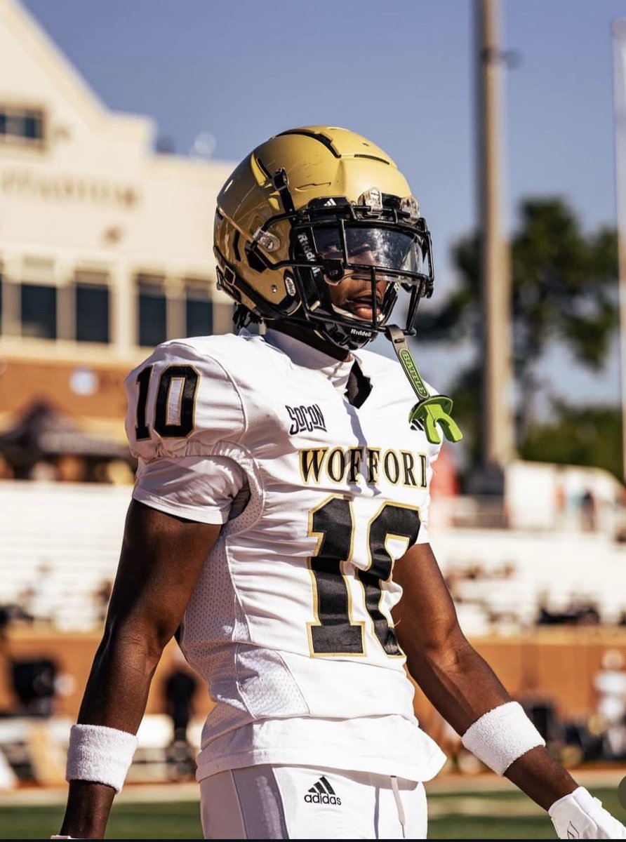 2brandonjohnson's tweet photo. Blessed and highly favored to say I’ve received a Division-1 offer from @Wofford_FB ❤️ God is Great @CoachRice1231 @EMCCathletics @CourtlandHays @JUCOFFrenzy @MSJUCOREPORT @JucoHiddenGems @JuCoFootballACE @Crocker_5 @LaneKnost @coachrdavenport https://t.co/i5mcoAdXyk