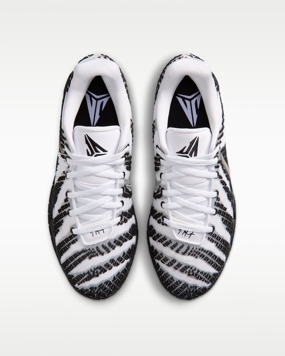 JustFreshKicks's tweet photo. Nike Ja 3 Team Bank 'White/Black' ⚫️⚪️

https://t.co/Znht17DDIe https://t.co/nVn7yG60G5