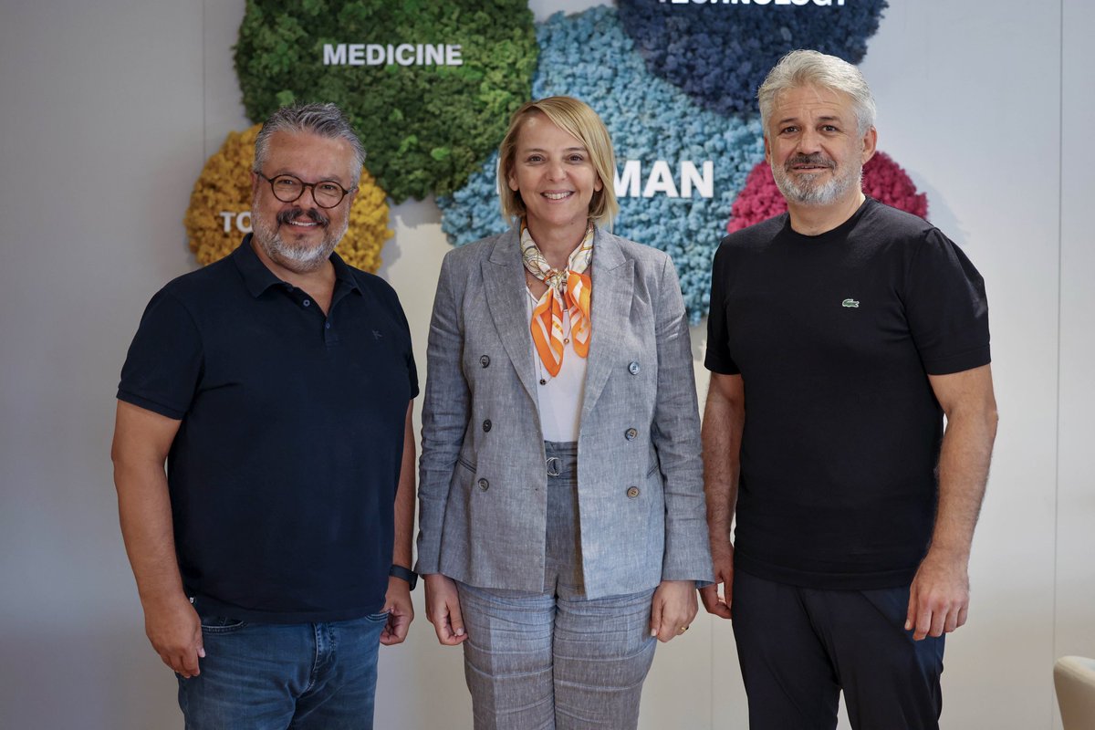 haticeoztr's tweet photo. Bugün Antalya basınının değerli isimleriyle son derece verimli temaslarda bulunduk. 

Anadolu Ajansı Bölge Müdürü Sayın Mustafa Yıldırım, İHA Bölge Müdürü Sayın Cafer Eser'i ziyaret ettik. 

Gazetecilerimiz Sayın Ali Buldu ve Sayın Uğur Törer’i ağırladık. 
Kent ekonomisine ve geleceğe dair projelerimizi paylaştık.

Şehrimize değer katan tüm basın emekçilerimize yakın ilgileri ve hoş sohbetleri için şükranlarımı sunuyorum.