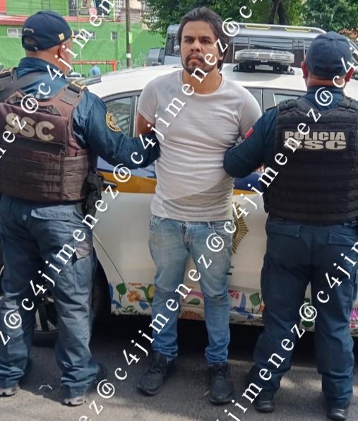 c4jimenez's tweet photo. INFELIZ!
MATÓ a SU PAREJA y METIÓ SUS RESTOS en UNA HIELERA y BOLSAS
Luis Alberto Pérez
Vecinos escucharon gritos durante la madrugada en su casa de Mártires de Tacubaya @AlcaldiaAO 
Hoy llamaron a la policía.
Agentes de @SSC_CDMX Zona poniente lo hallaron acomodando los restos en una hielera y unas bolsas.
Así lo detuvieron.
