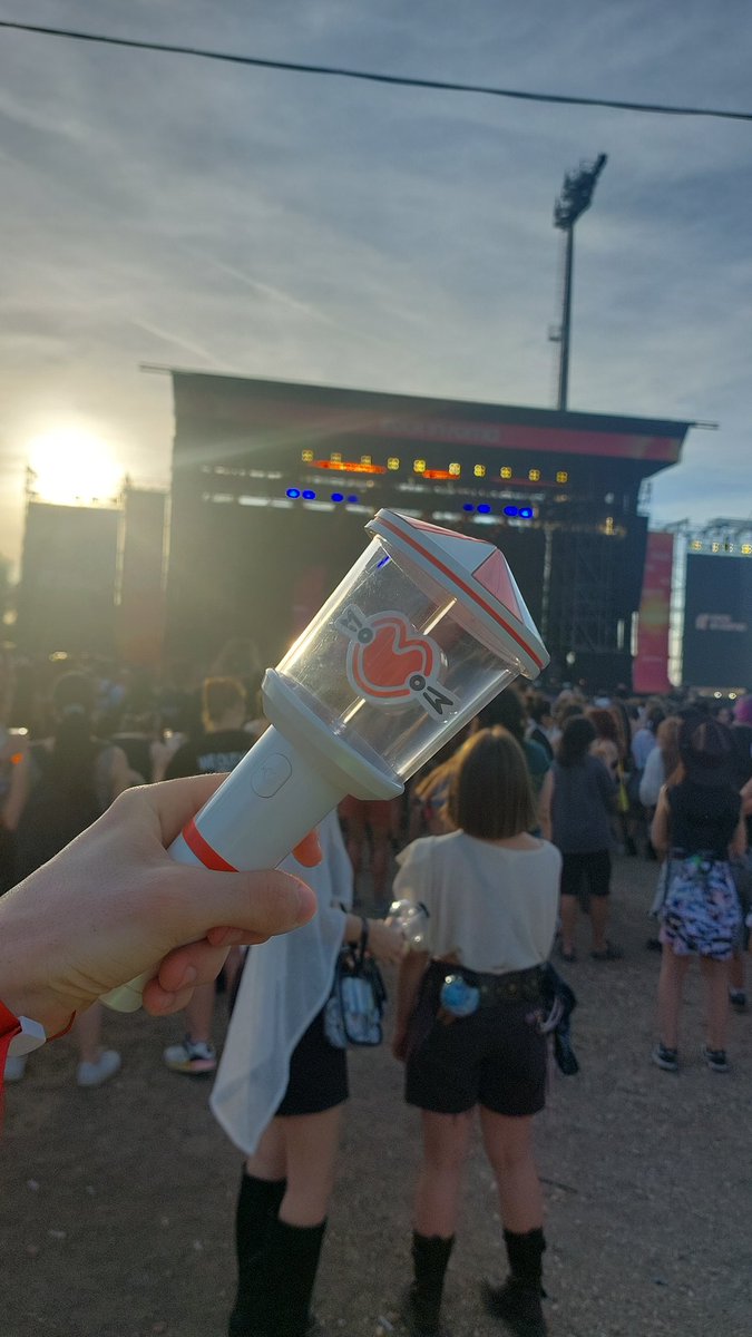 obbliderio's tweet photo. SIAMO LIVE @ATEEZofficial https://t.co/yRWq6FRNmU
