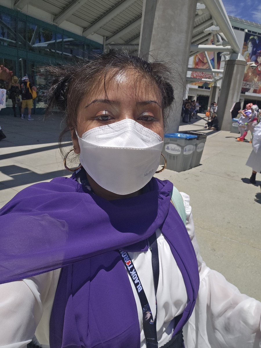 _lunakay's tweet photo. People were coughing and sneezing without covering their mouths all over the place 😣. I always wear my kf94 in spaces with large amounts of people and thankfully that has helped me from catching anything at concerts or cons. https://t.co/Eg4dwriMnR