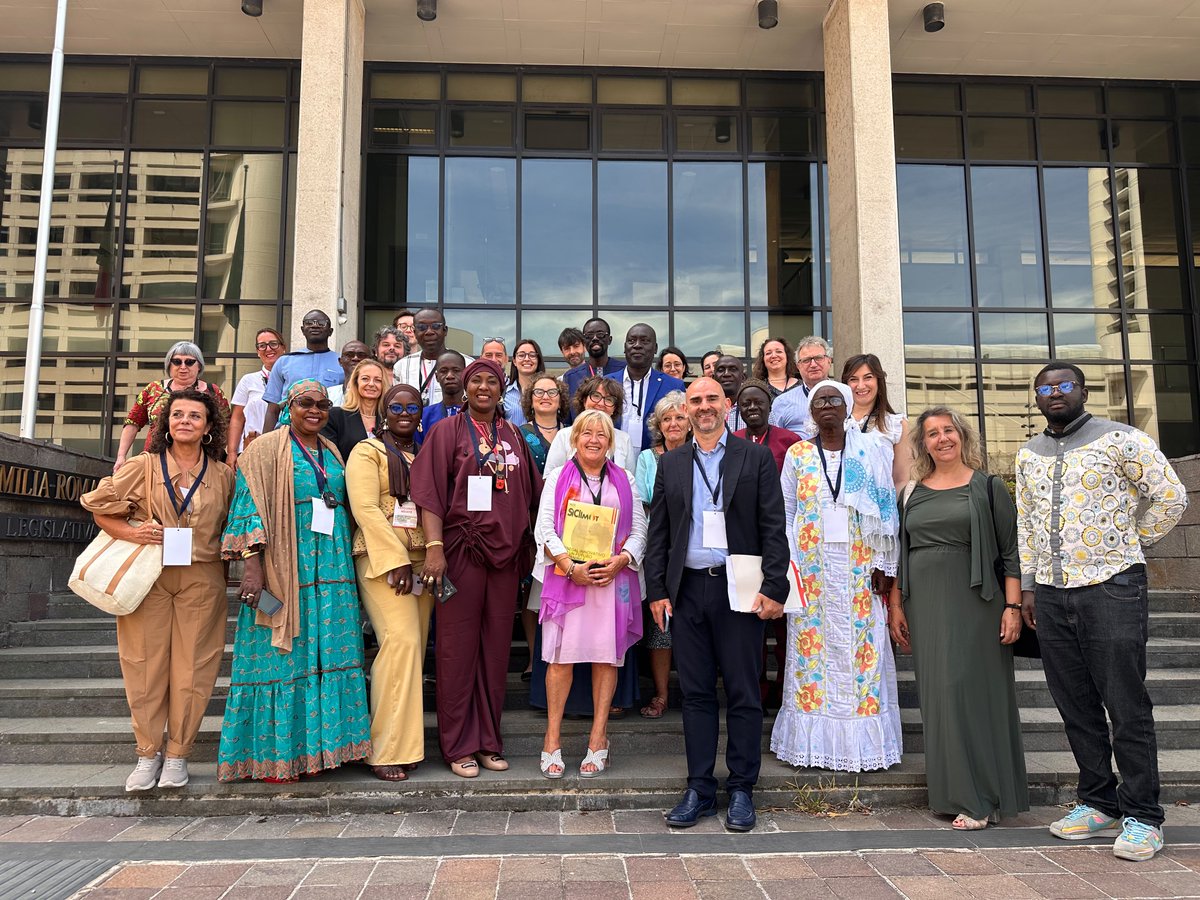 RegioneER's tweet photo. #CooperazioneInternazionale. Dalla pianificazione territoriale alle strategie per affrontare il cambiamento climatico: in Regione la delegazione del Senegal impegnata nel progetto Si-Climat. La #notizia 👉 https://t.co/p5mkecTFXJ https://t.co/7IP227kxrm