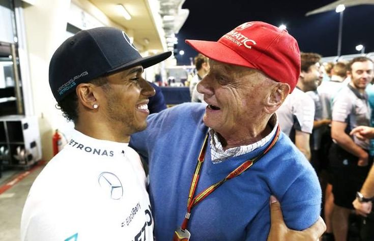 lewsinner's tweet photo. Si Niki estuviera vivo Lewis Hamilton tendria 8 campeonatos mundiales e iria por el 9no este año https://t.co/s81AA6aymy
