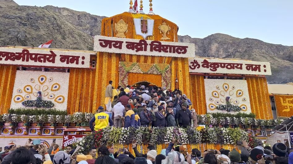 GoodNewsToday's tweet photo. Badrinath Dham Story: कभी बदरीनाथ हुआ करता था महादेव और मां पार्वती का धाम, भगवान विष्णु ने छल से मांग लिया उनका घर... जानें क्या है इसके पीछे की कथा

#Badrinath #Dham #Religion #Spiritual #LordVishnu #Mythology

पूरी खबर पढ़ें:  https://t.co/Sg94gbRyqr https://t.co/n9hjAu67ie