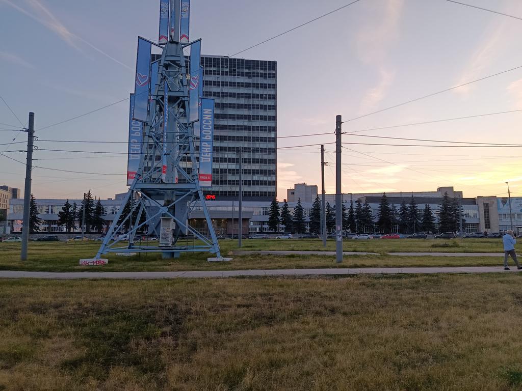 ddfs1229's tweet photo. Нижний Новгород. Движуха идёт, но все стоят... https://t.co/a1tb4ALgT2