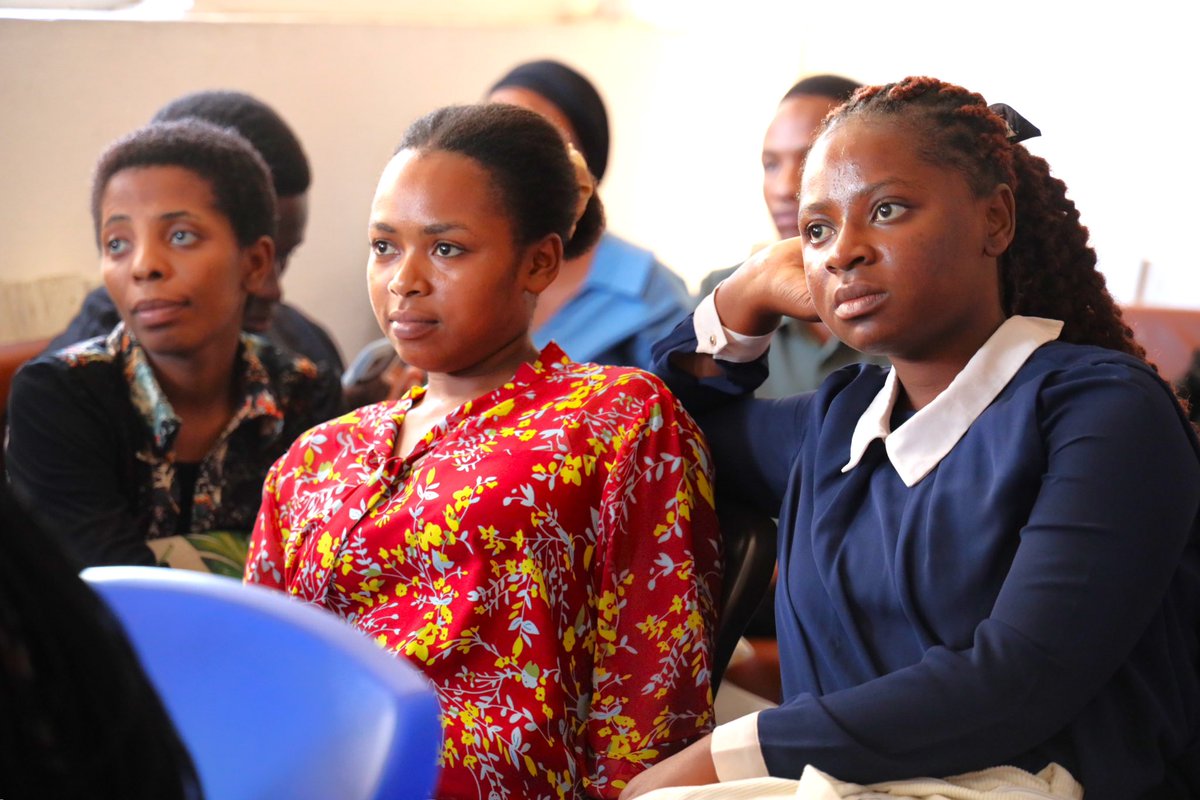 AfriYANTanzania's tweet photo. Last week, participants in Ujasiriamali Kidijitali Training, continued strengthening their digital skills by learning how to use platforms such as Google Forms, Zoom, and Google Meet to conduct market research, collect customer feedback, and better understand their target market https://t.co/3UTRb6glp4