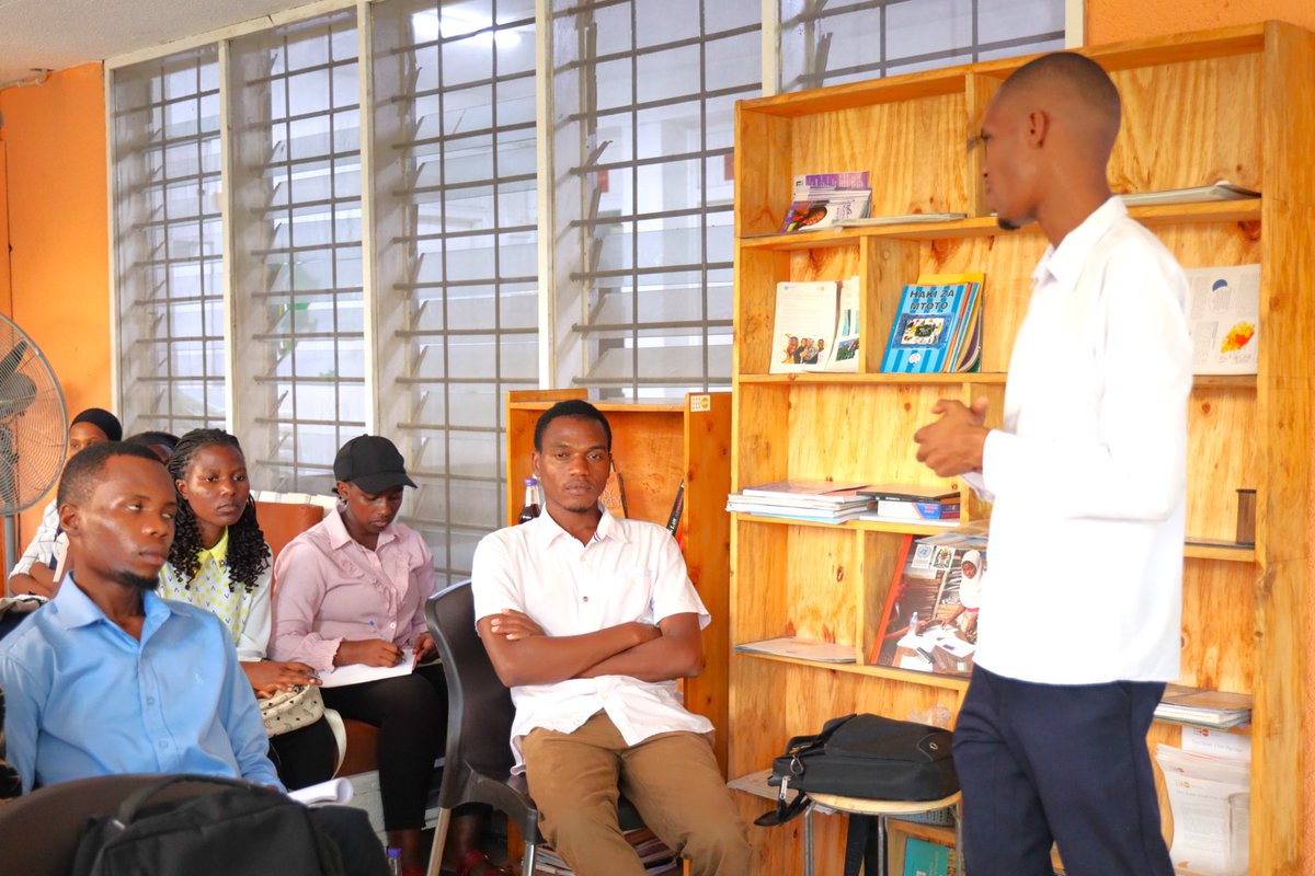 AfriYANTanzania's tweet photo. Last week, participants in Ujasiriamali Kidijitali Training, continued strengthening their digital skills by learning how to use platforms such as Google Forms, Zoom, and Google Meet to conduct market research, collect customer feedback, and better understand their target market https://t.co/3UTRb6glp4