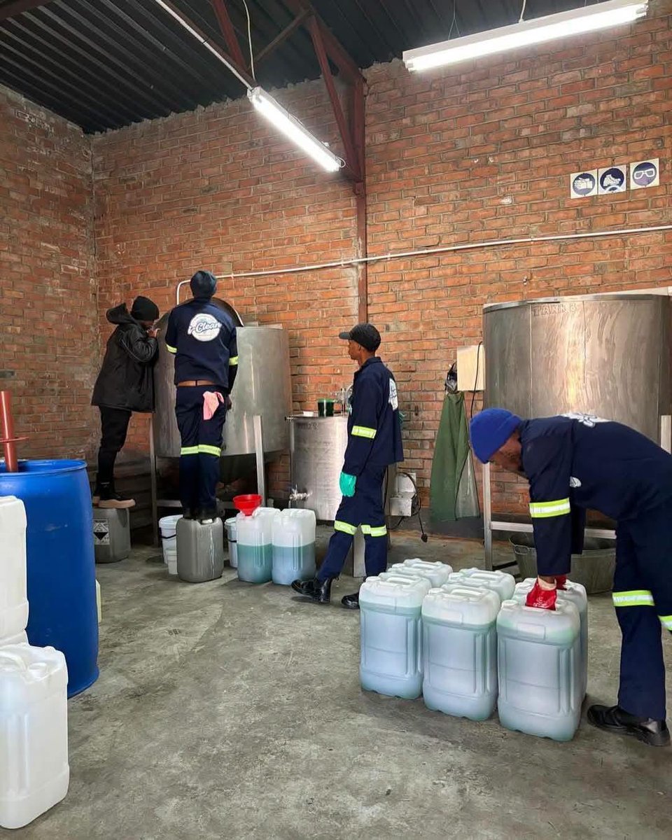 KatlegoMaseng1's tweet photo. Meet Thabo Khateane from Botshabelo, Free State.

A postgraduate in Education, Thabo began his career as a Business Studies teacher. But while teaching others about entrepreneurship, he was quietly building his own dream.

In 2019, he used savings from his teaching salary to buy detergent manufacturing equipment and launched IClean Dishwashing Liquid.

By 2022, he made the bold decision to resign from his teaching job and pursue the business full-time.

Today, IClean has grown into a large manufacturing factory producing a range of household cleaning products while creating employment opportunities for many young South Africans.

Let’s celebrate and support local manufacturers! 🚀