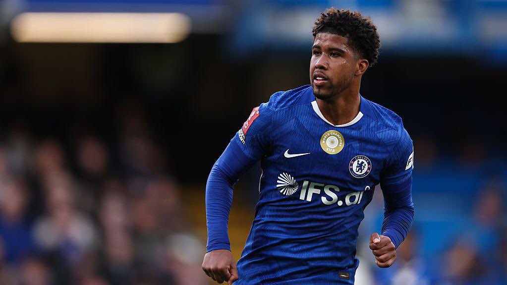 MarcoAlcaraz_'s tweet photo. 🚨🇧🇷 Understand Newcastle had made an approach for Andrey Santos in the last 24hrs, matching Chelsea’s fee and offering him a more lucrative wage. However, the 22yo gave full priority to Man Utd, which impressed #MUFC hierarchy and pushed them to try and close the deal quickly. https://t.co/l0eS6kkGTz