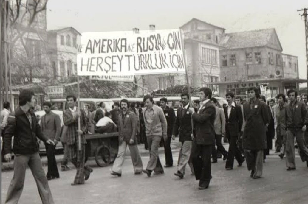 LutfuSahsuvar's tweet photo. 55 yıl boyunca haykırıyoruz:
Ne Amerika, ne Rusya, ne Çin
Herşey Türklük için! https://t.co/SEMxi2L0yM