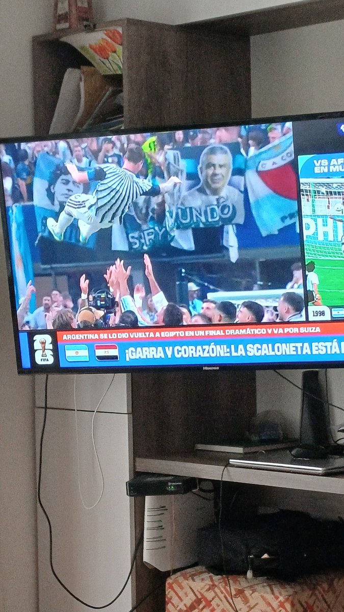 wallarg's tweet photo. @JMilei 
Quien car#jo banca una imagen de Tapia en ese mmto ???
Que tiene que ver  ?? https://t.co/EMVKpxM0HP