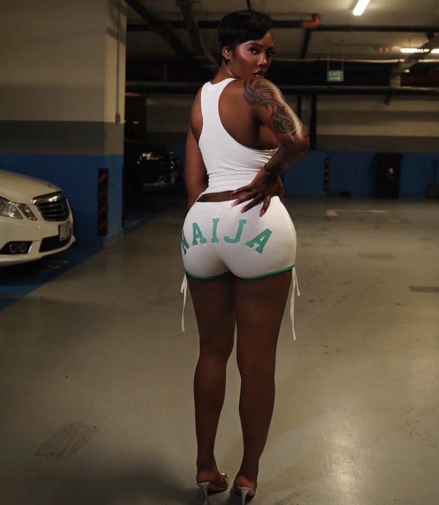 pry_loc's tweet photo. Tiwa savage no know sey she don old? https://t.co/tdkoGxjiaW