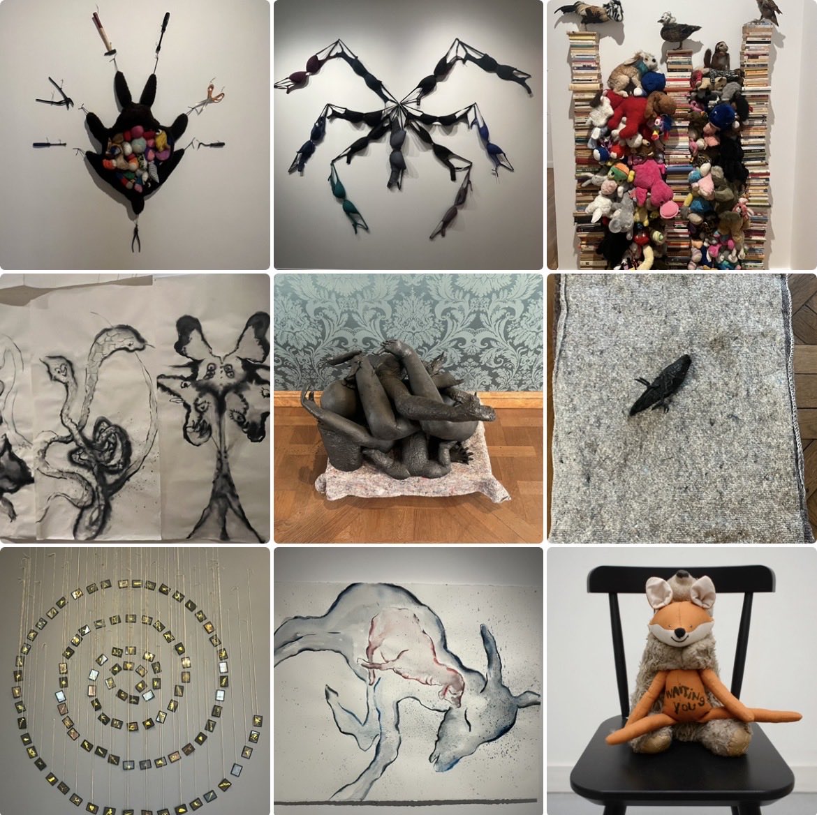ChrisLavaquerie's tweet photo. "Une hirondelle ne fait pas le printemps" au @ChasseNature 
Ici l’oeuvre d’Annette #Messager est explorée sous l’angle de l’animalité et c’est fort réussi. 
80 œuvres au fil d’1 parcours thématique dialoguent avec les coll. 👏au commissaire de l’expo Colin Lemoine @RoxanaAzimi https://t.co/hOFzbnaCPw