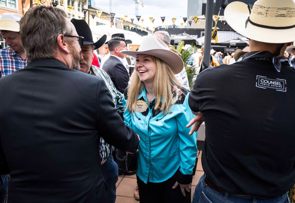 aruddy's tweet photo. Actors Kiefer Sutherland and Barry Pepper joined us. What makes this event special isn't simply the guest list. It's creating space where people from different sectors, perspectives and regions can build relationships and have conversations that continue long after Stampede week. https://t.co/wwXFG2yTTv