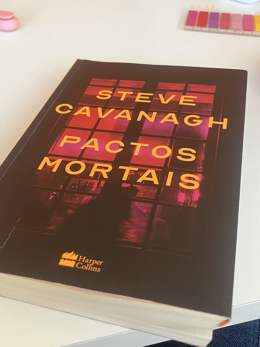 thaivgl's tweet photo. quando vc começa a ler um livro ruim porem vc n pode começar outro enquanto nao terminar esse entao tem q apelar para leitura dinâmica 👨🏿‍🦰 https://t.co/wqBazTMmpG