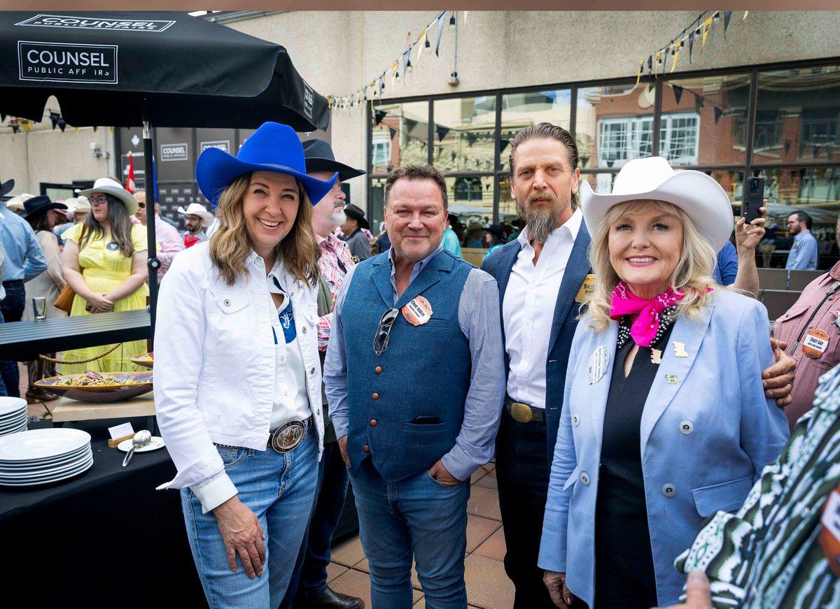 aruddy's tweet photo. Actors Kiefer Sutherland and Barry Pepper joined us. What makes this event special isn't simply the guest list. It's creating space where people from different sectors, perspectives and regions can build relationships and have conversations that continue long after Stampede week. https://t.co/wwXFG2yTTv