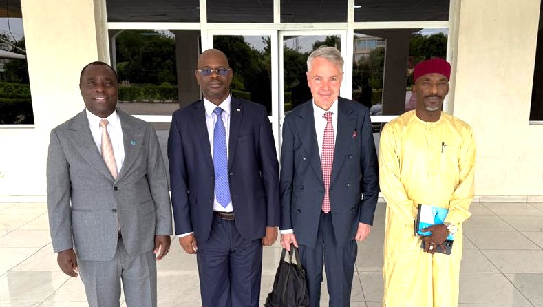 OnuTchad's tweet photo. Ce matin 8 juillet, l’envoyé personnel du SG @UN pour le #Soudan @Haavisto a tenu des consultations de haut niveau avec les autorités tchadiennes et les partenaires. Les échanges ont porté sur l’accès humanitaire transfrontalier, la sécurité des #réfugiés &amp; déficit de financement https://t.co/ecGdxFNFPb