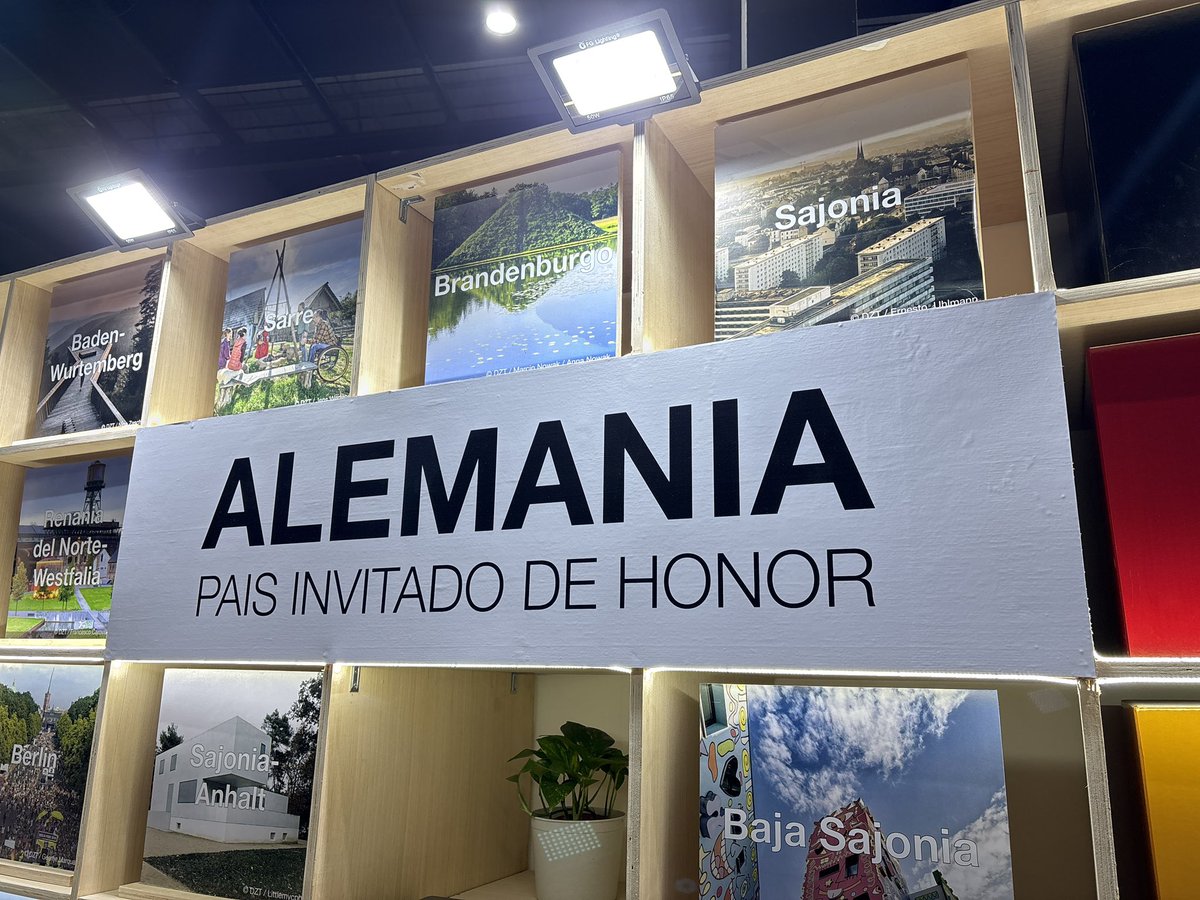 dmuyus's tweet photo. Yesterday we had the privilege of attending the opening of #filgua - where Guatemala’s Minister of Finance presented his book, 1986 | It was great to witness President @BArevalodeLeon ‘s presence at the event and to see the Heinrich Böll Stiftung Centroamérica bringing… https://t.co/07EoNBi6fE