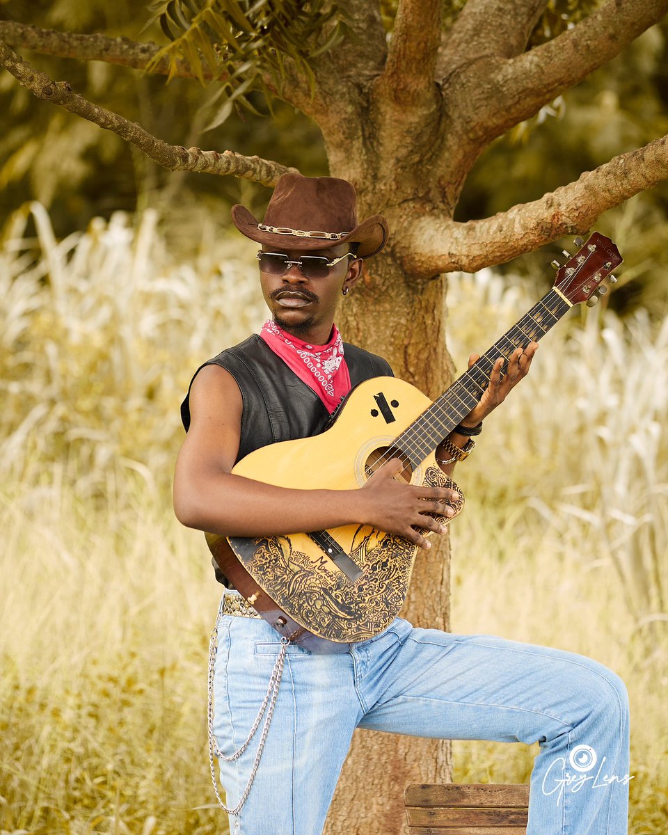 alabitweets's tweet photo. Every cowboy knows the horizon is home. Untamed. 🎸

Model - @alabitweets 
📸 - @thegreylens https://t.co/3t6ceBCMNC