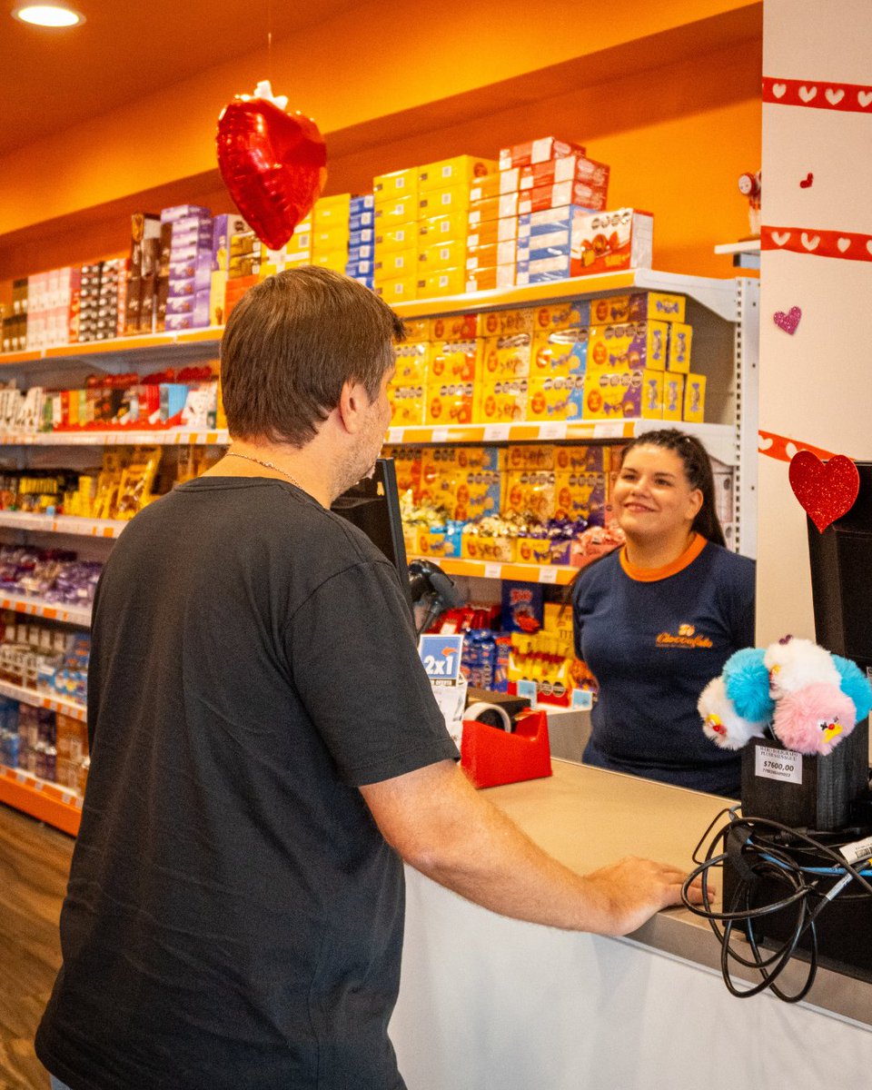 aybar_rodrigo's tweet photo. 🛍️🤝🏻¡Feliz Día comerciantes! Hoy celebramos a todos los trabajadores, y sobre todo a los de #TresDeFebrero, que con su esfuerzo, dedicación y compromiso diario impulsan el motor de nuestros barrios. https://t.co/mYuL8LFTL7