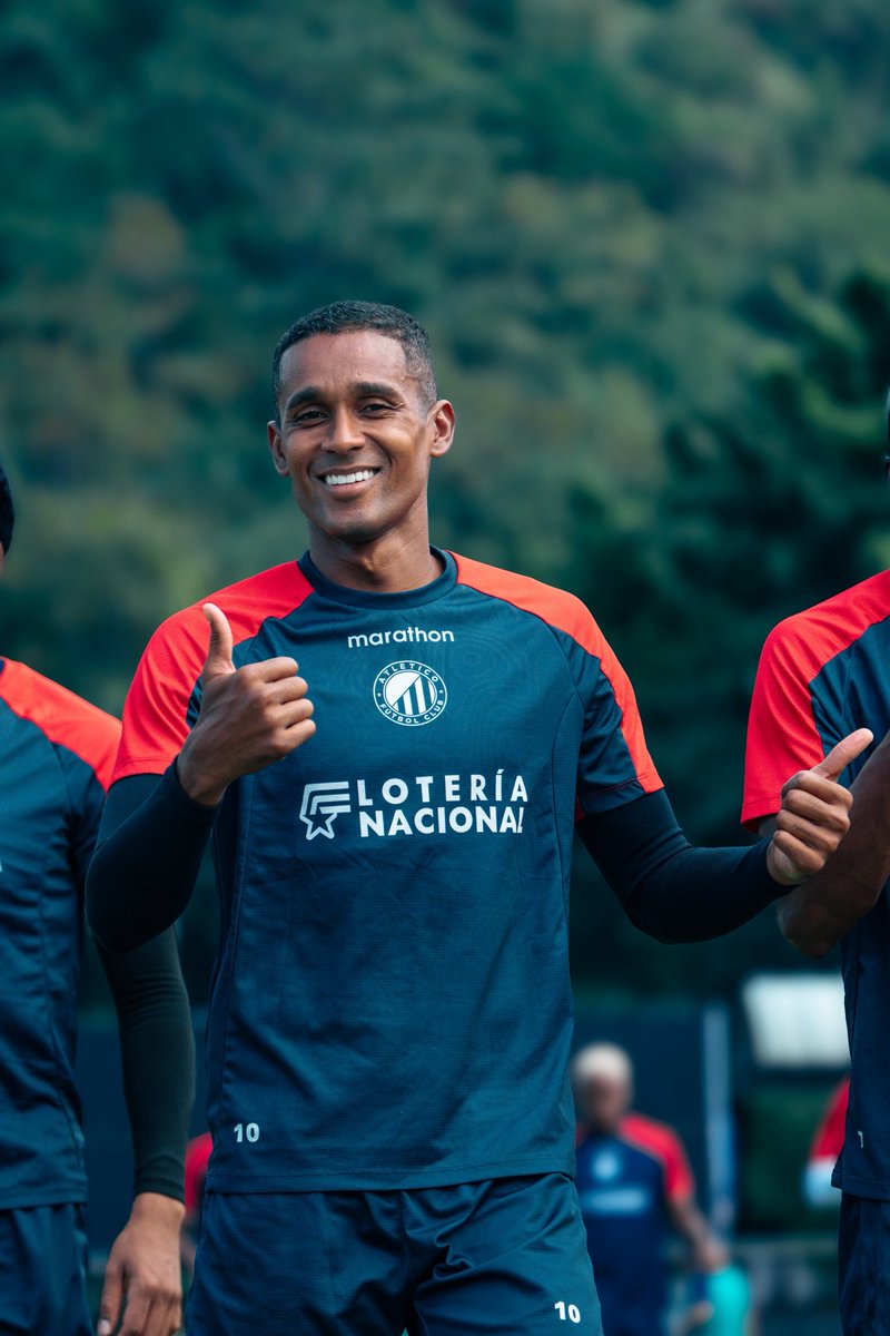 AtleticoFCec's tweet photo. ¡VAMOS ATLÉTICO!🔵🔴

Nos seguimos preparando para el próximo encuentro ⚔️💪🏻

#OtraManeraDeVivirElFutbol https://t.co/fjLKZV67yE