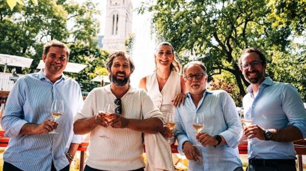 akhaelss's tweet photo. Neue Sommeradresse für Wien: „PRUNKSTÜCK SONNENDECK“ eröffnet im Rathauspark #Wien #Gast ro #Gastronomie #Kulinarik #Gourmet #Essen #Küche #Koch #Drinks #Bar #Sommer #Freizeit #Cocktail #Barkeeper #Bartender #Trinken #Getränke 🔗 https://t.co/Zfqki0DuXO https://t.co/77AsxgpfaO