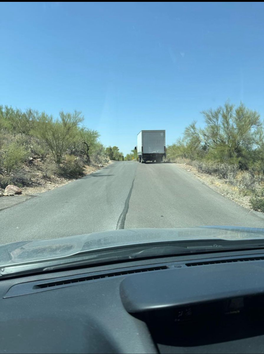 GermanDaphne's tweet photo. Catalina Foothills Neighbor App| This is close to Nancy’s. Strange white box truck no tag taking pictures of a woman’s home and she caught him! He became angry with her and said he was taking pictures for a job! WTF! Remember the white box truck at Culver’s the night Luke Daley plus 3 others were raided? Could these be connected to Nancy Guthrie? #NancyGuthrie