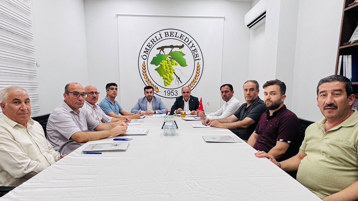 OmerliBelediye's tweet photo. TKDK Mardin İl Koordinatörü Sayın Erdal Çelik ve beraberindeki heyet, Belediye Başkanımız Sayın Hüsamettin Altındağ ile bir araya geldi. https://t.co/NTbY3YJg7D