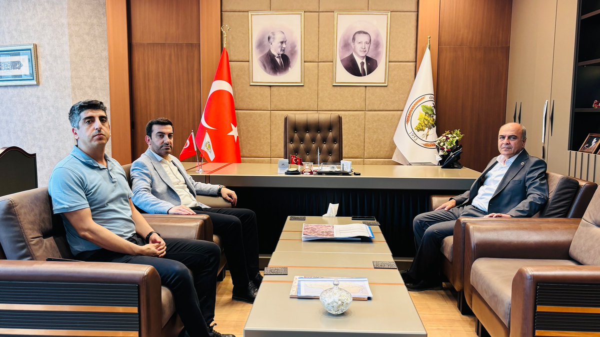 OmerliBelediye's tweet photo. TKDK Mardin İl Koordinatörü Sayın Erdal Çelik ve beraberindeki heyet, Belediye Başkanımız Sayın Hüsamettin Altındağ ile bir araya geldi. https://t.co/NTbY3YJg7D
