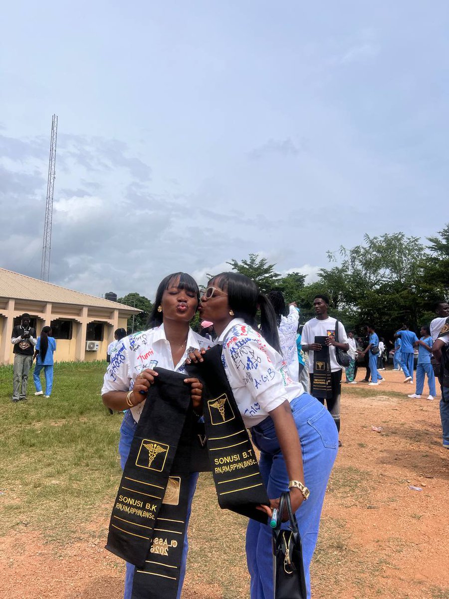 Pixie_twinnie's tweet photo. JAH DID!!!!
#Latestnurses
#signout https://t.co/mnagutj9m1