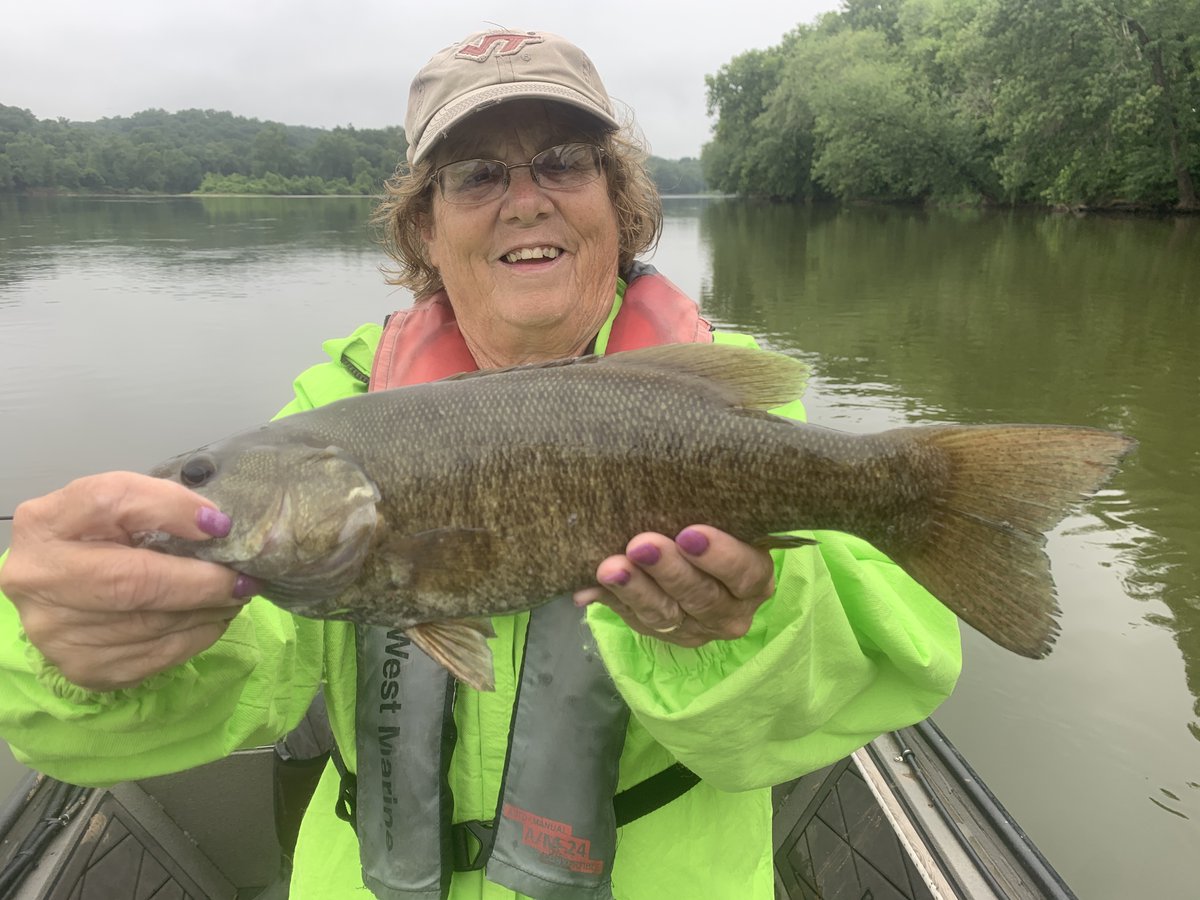 FishingShallow's tweet photo. Nothing beats chasing summer river smallmouth. Clear water, aggressive bites, and fish that fight way above their size. 🎣🔥 #Smallmouth #RiverFishing #BassFishing https://t.co/vBIctdui4U