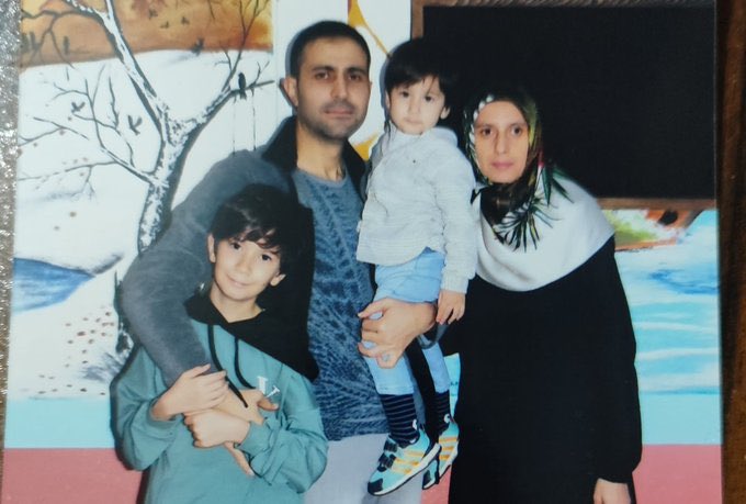 DosyaEksikk's tweet photo. Emre Turan kronik ülseratif kolit hastası.

Bağırsaklarındaki ağır iltihap nedeniyle kanlı ishal atakları yaşıyor. Tutuklandığı günden bu yana 25 kilo verdi. Cezaevi koşulları hastalığını daha da ağırlaştırıyor.

Emre Turan derhal tahliye edilmelidir.

Türkiye Cezaevleri https://t.co/GW1Jh2p758