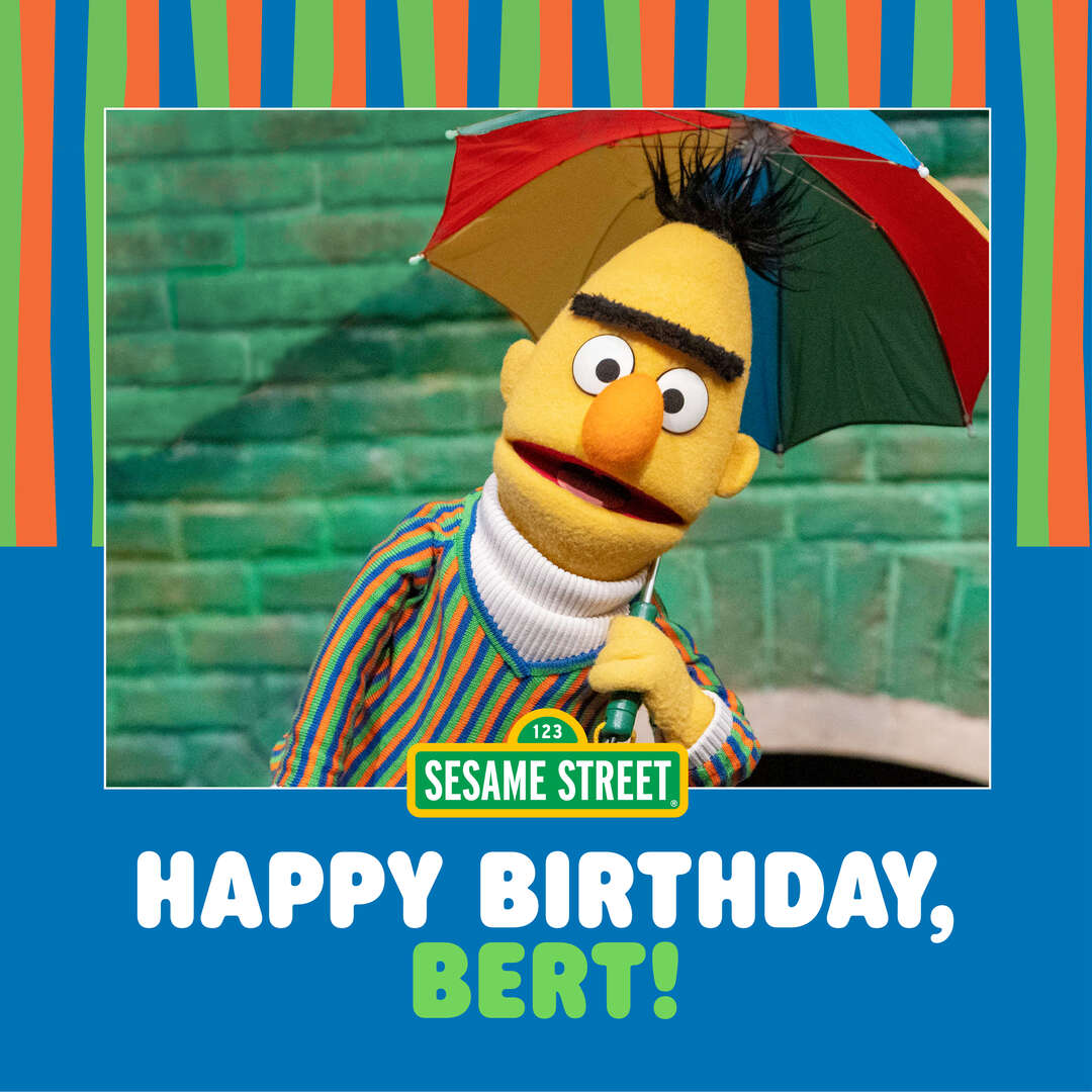 sesamejapan's tweet photo. ハッピー・バートデー🎁🎉🎂

誕生日のお願いごとは、「静かに本を読む時間」📖

バートの願いが叶うように、みんなも静かにお祝いしてね 📚🤫 https://t.co/MItQGBV8h6
