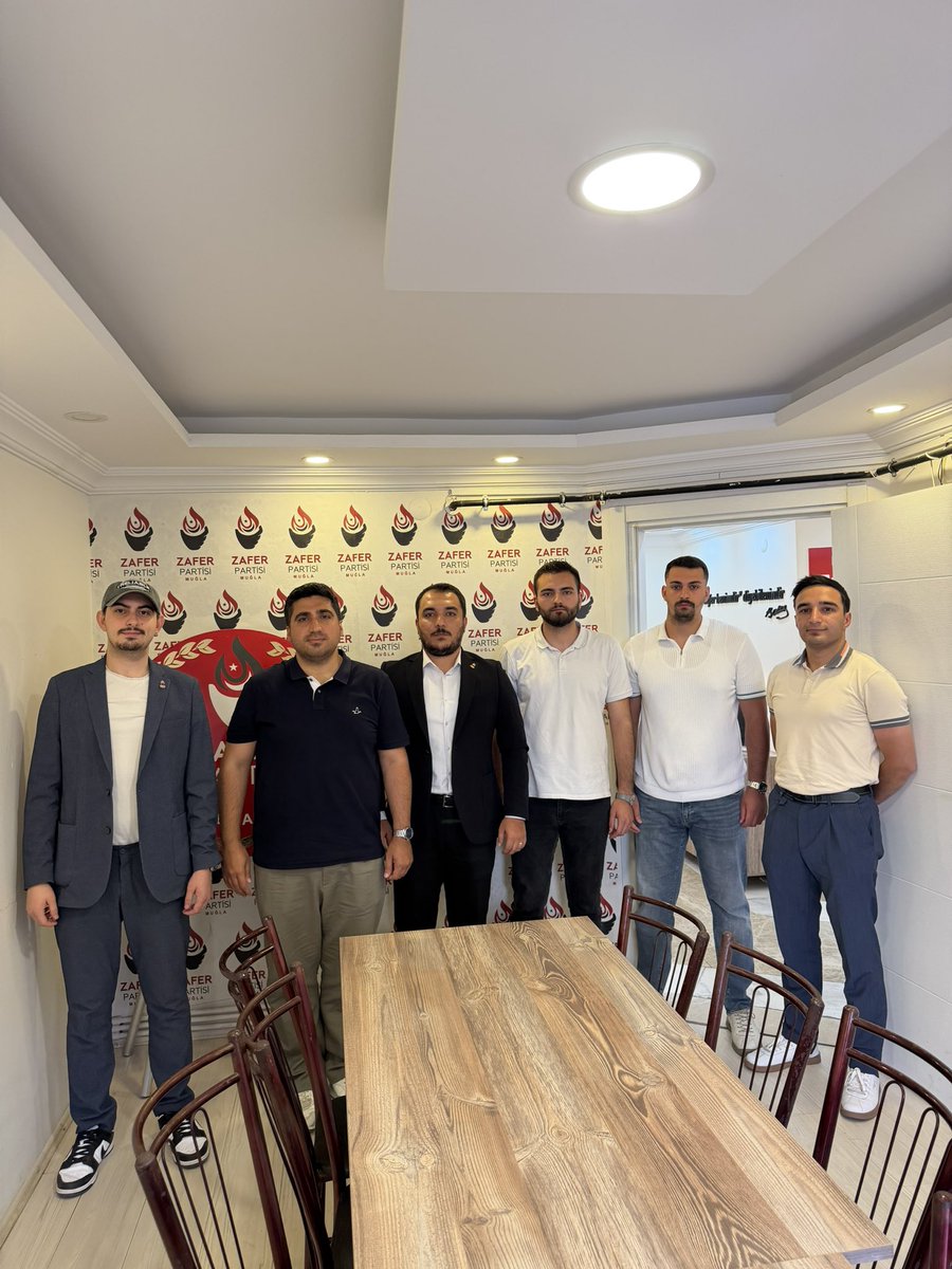 zpgencresmi's tweet photo. Teşkilatlardan Sorumlu Genel Başkan Yardımcımız Sn. Akın Kuşdemir, Gençlik Kolları Genel Başkan Danışmanımız Sn. Fahrettin Eroğlu ve Genel Merkez Danışma Kurulu Üyemiz Sn. Yiğit Aru; Muğla Gençlik Kolları Teşkilatımızı ziyaret ederek teşkilat çalışmalarını yerinde değerlendirdi.

Gerçekleştirilen ziyarette Muğla Gençlik Kolları Başkanımız Sn. Emir Üçoğlu'na nazik misafirperverliklerinden ötürü teşekkür ederiz.

Zafer Partisi Gençlik Kolları olarak; Atamızın izinde, Genel Başkanımız Prof. Dr. Ümit Özdağ liderliğinde teşkilatlanmaya devam ediyoruz.