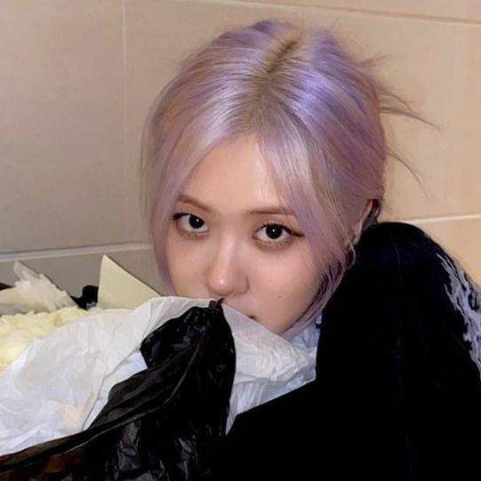 Rosé Hates avocados tweet media