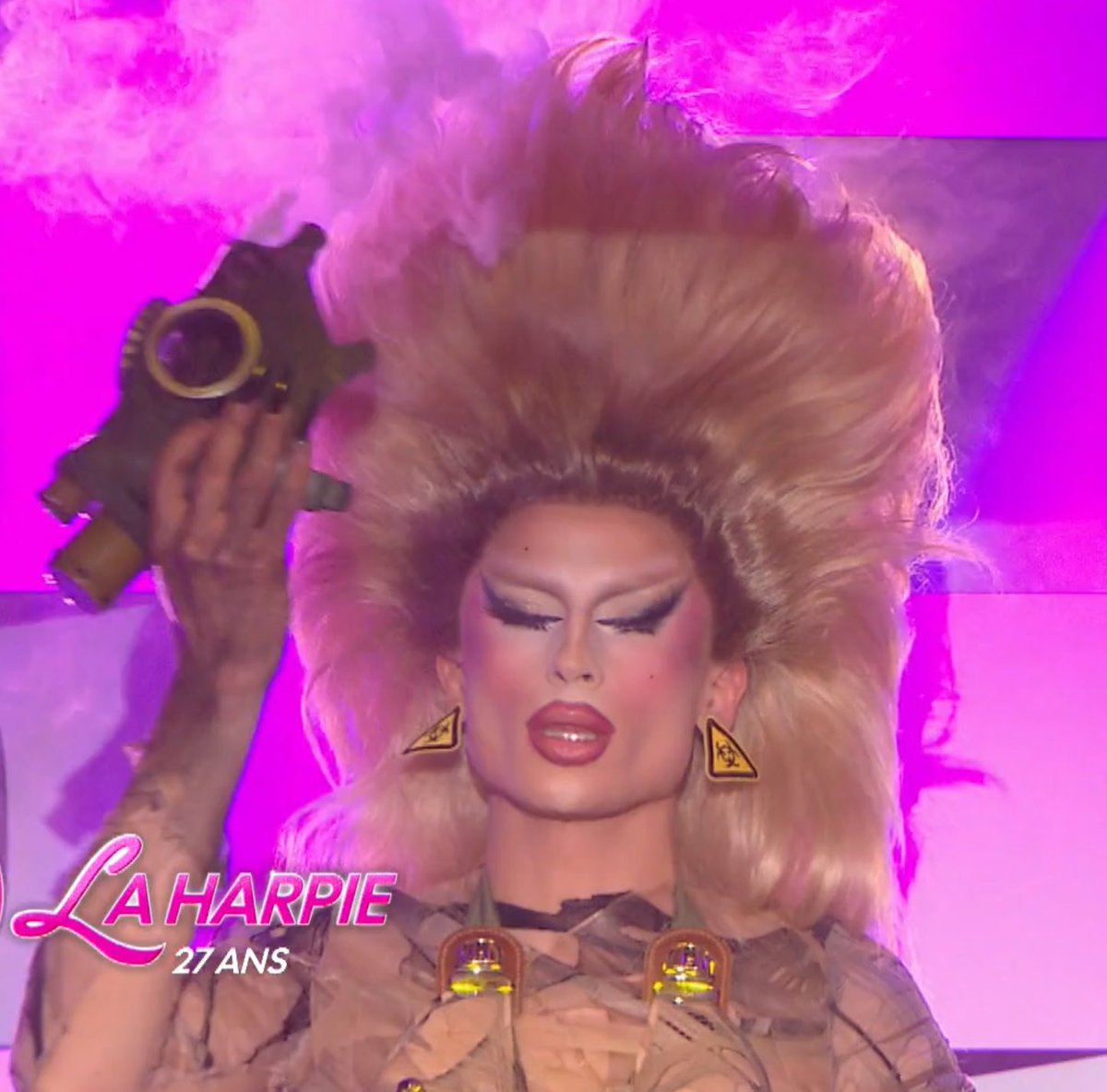 KINA2_2's tweet photo. LA HARPIE ´s RUNWAY HELLOOOO ??!!!??!!
#DragRaceFrance https://t.co/emFF7DUhEi