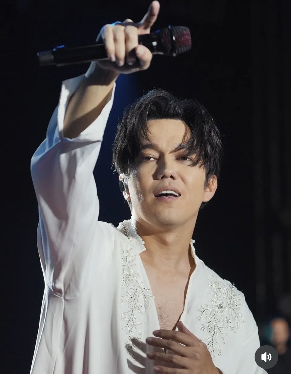 Amina27121953's tweet photo. @Rozaliy10957677 Con su voz, Dimash sabe cómo evocar diferentes sentimientos profundos en los oyentes: tristeza, nostalgia, alegría e incluso lágrimas.

DIMASH IS A COMPOSER 
SamalByDimash 
#DimashQudaibergen https://t.co/2oXTOt6UiK