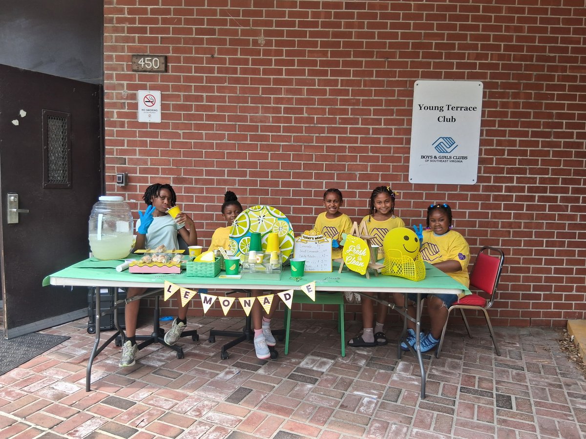 BGClubSeva's tweet photo. Our Young Terrace Club came together to create a lemonade stand in loving memory of Mr. Henry and to support his family. Come out, show your support, and grab a cup of lemonade. Tomorrow is the last day, and they will be serving from 10:30 a.m. to 2:00 p.m. https://t.co/54RmXoVwcU