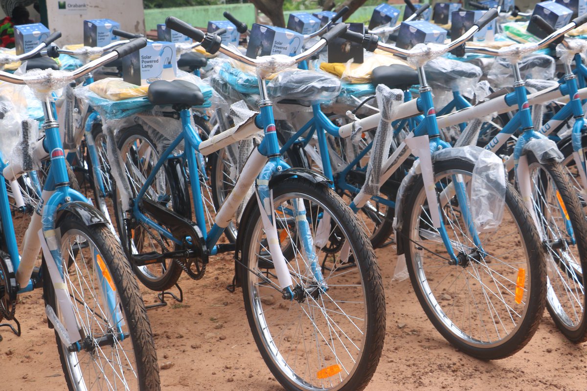 unicef_bissau's tweet photo. 🚲 3,500 bicycles have been delivered to Community Health Workers (CHWs) accross Guinea-Bissau, helping bring essential health services closer #ForEveryChild and their families, including in the most remote communities. https://t.co/dSm0LWYV8B