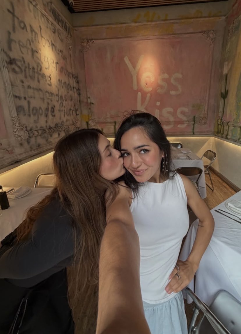 Almaacacher's tweet photo. Hija del mejor matrimonio 🤍✨ https://t.co/mmg0ZHZtKO