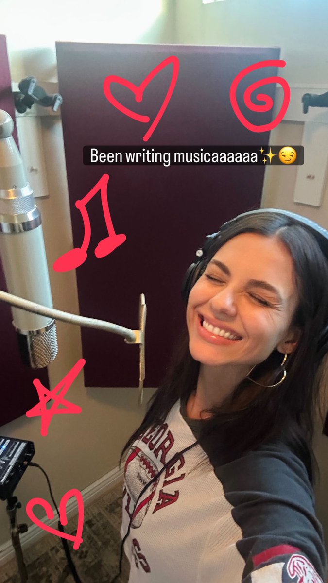 VictoriaCraving's tweet photo. Victoria Justice teasing the release of an album via The JusticeLeague https://t.co/Gn9ami8Zb6