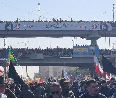 swlmaz8's tweet photo. نه فقط شیعیان 
همه‌ی مستضعفان در جهان رهبر شهید ما را امام خود میدانند‌.
#ابر_رویداد_معاصر https://t.co/CWnYUZSBKe