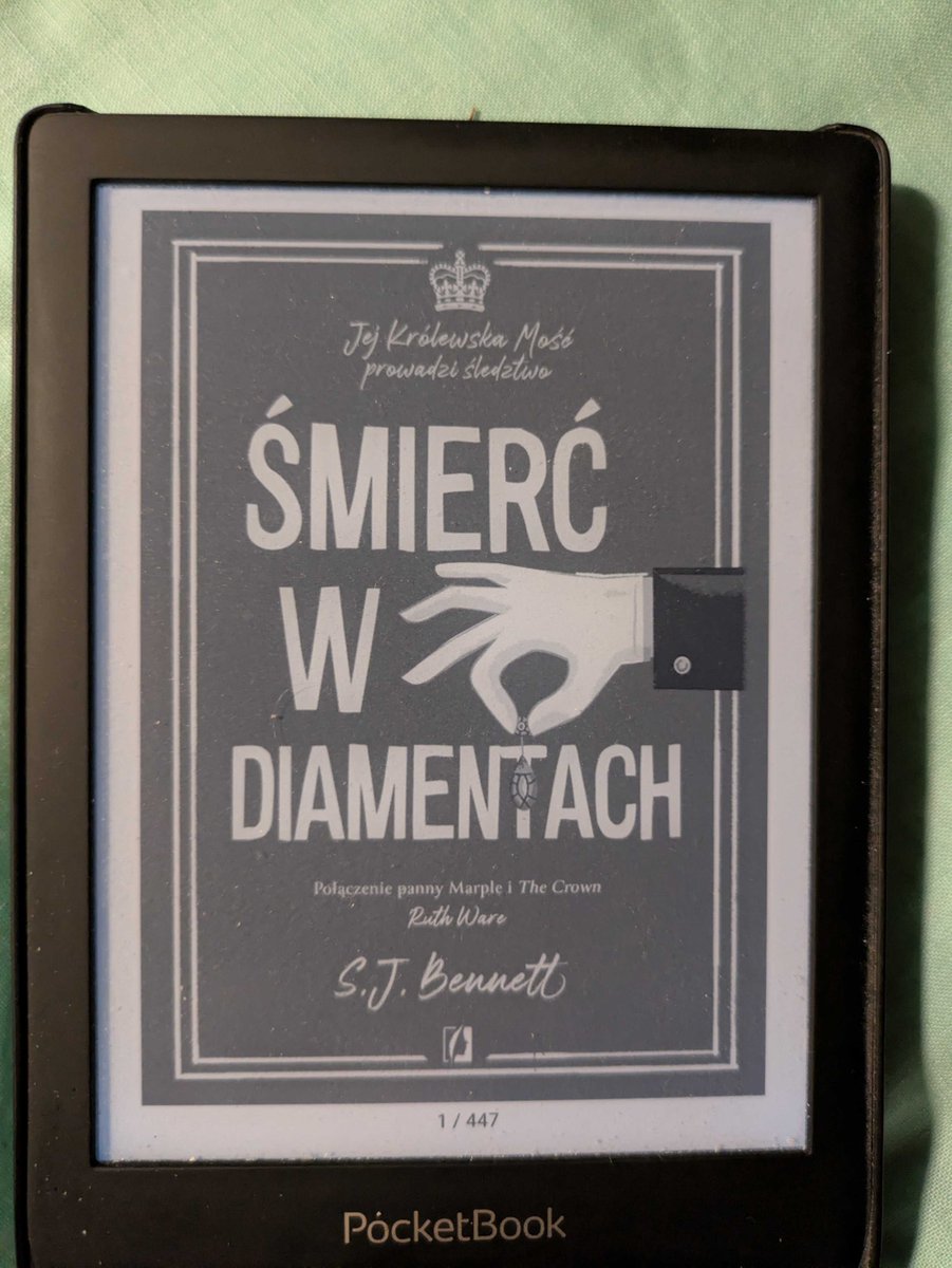 SceNtriC_'s tweet photo. Czwarta część serii - myślałem, że nie ma już nic do zaoferowania, ale autorka zmieniła rok na 1957. I to jest znakomita zmiana, bo odświeża całą historię. To nadal "cozy" kryminał o królowej, ale ma też wiele brudu.
https://t.co/L2FKQYHX5C
#książki #booktwt #Readlist2026PL https://t.co/cAyxo4P7Lg