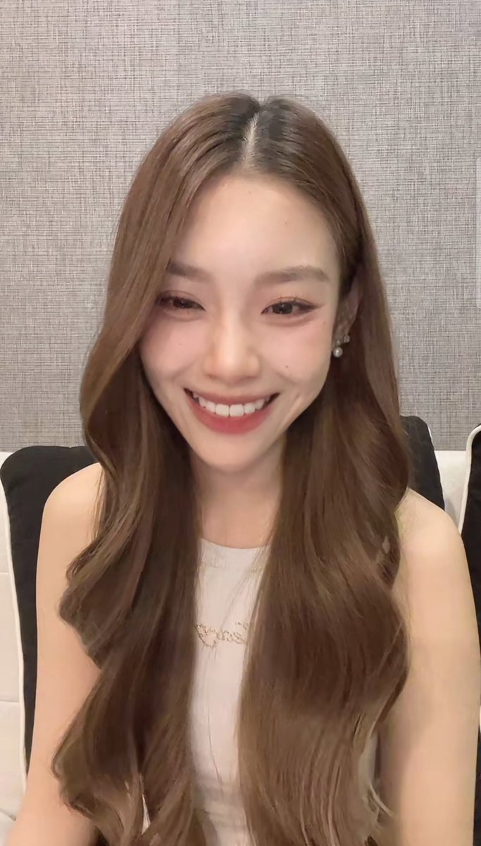 P4TON9's tweet photo. GoodNight Natruja 🧸 🛏 🌙 ✨️ 

ฝันดีคับพี่คนสวย ไลฟ์สนุกตลกกันไปเรื่อยเลย 🤣

#KaewNatruja https://t.co/LJVGbVd3a9