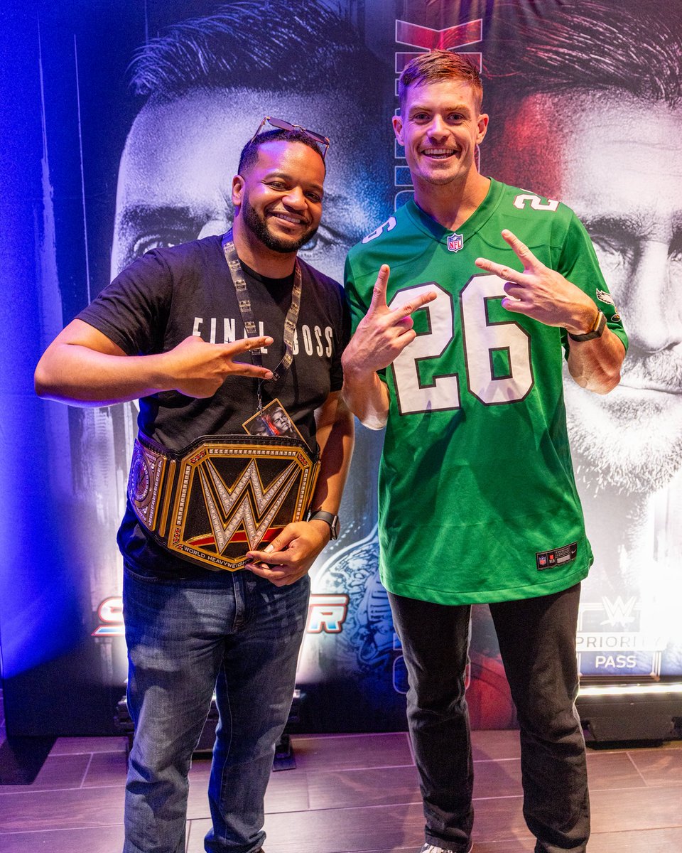 onlocationexp's tweet photo. So many Superstars at SummerSlam when you book with #OnLocation 🤩 https://t.co/dB0nHuxKDp