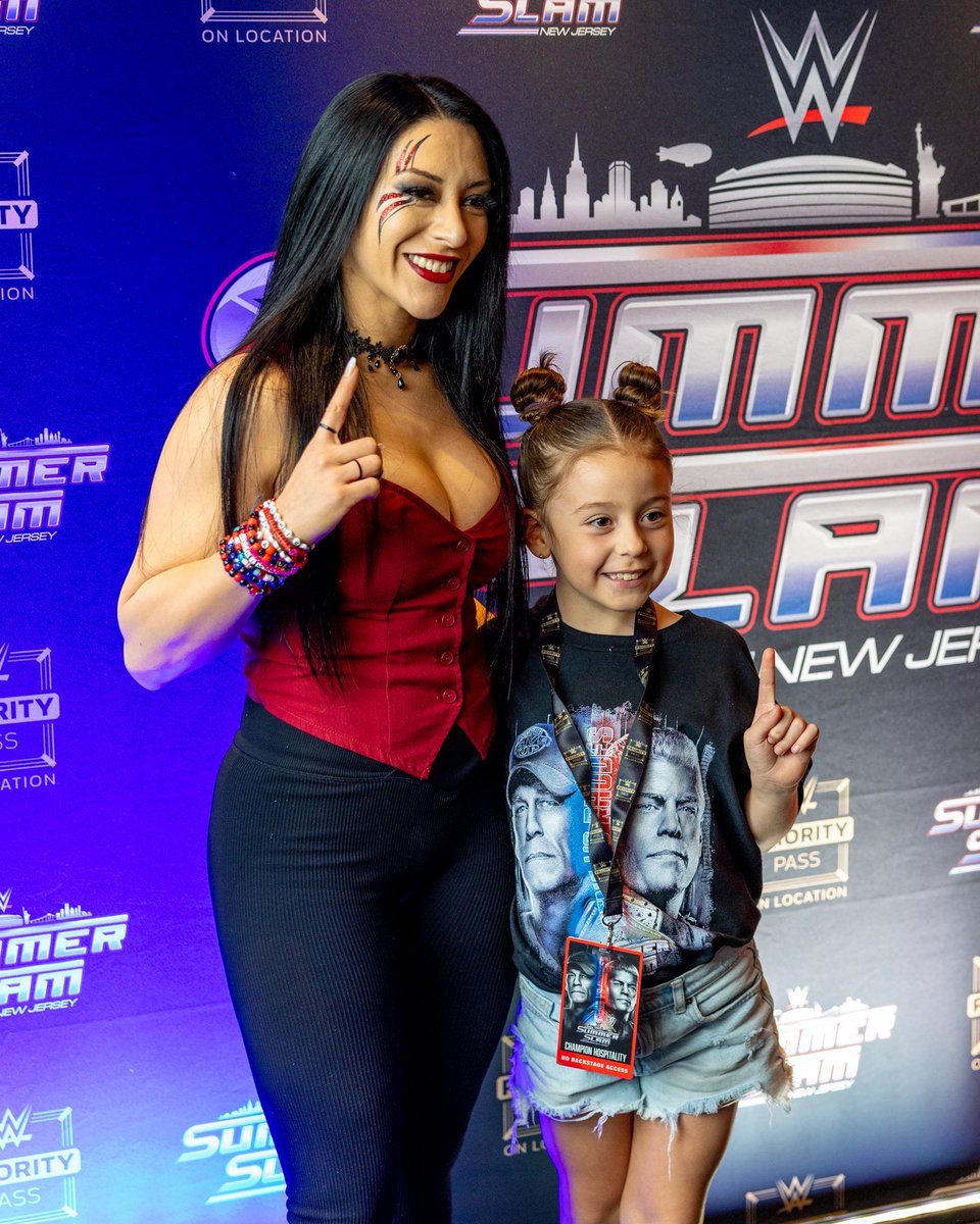 onlocationexp's tweet photo. So many Superstars at SummerSlam when you book with #OnLocation 🤩 https://t.co/dB0nHuxKDp